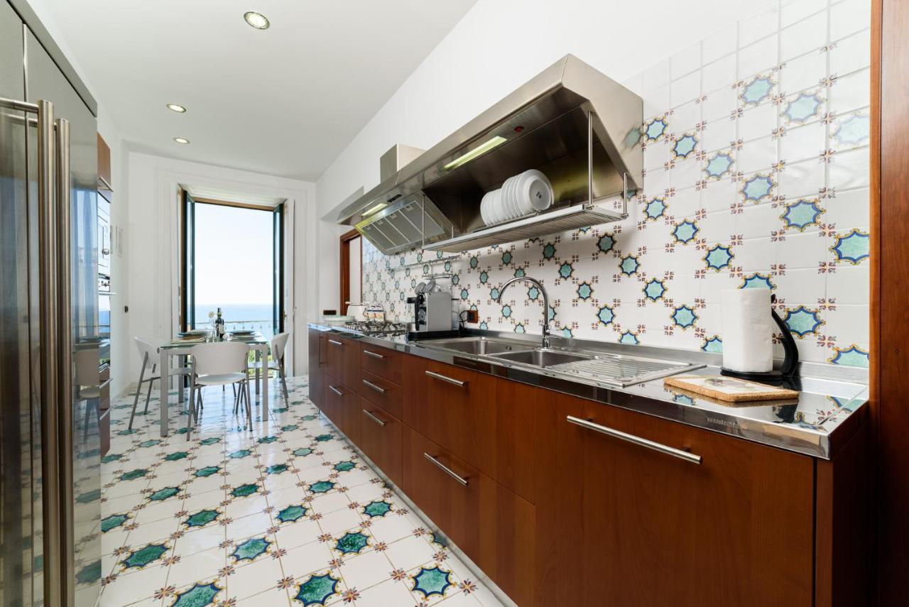 Amalfi Coast Family Luxury Suite Vietri Exteriör bild