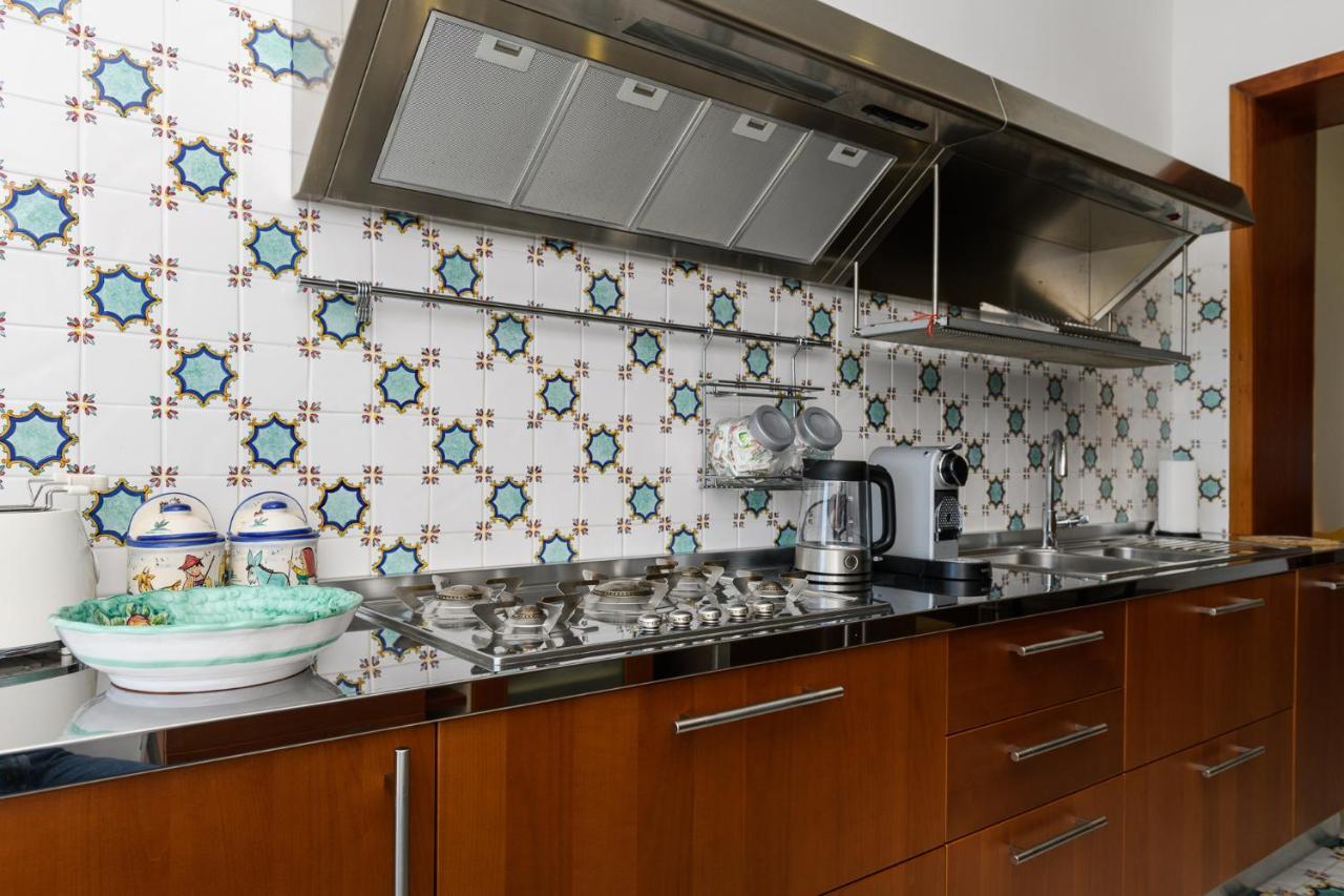 Amalfi Coast Family Luxury Suite Vietri Exteriör bild